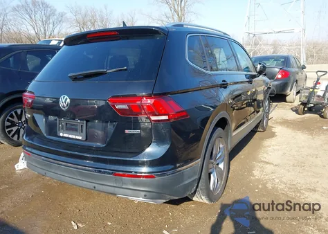 2021 Volkswagen Tiguan 2.0T Se/2.0T Se R-Line Black/2.0T Sel z USA, uszkodzony, nr VIN 3VV2B7AX5MM021616